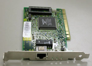 esempi di schede di rete FastEthernet PCI per personal computer e PCMCIA per computer portatili